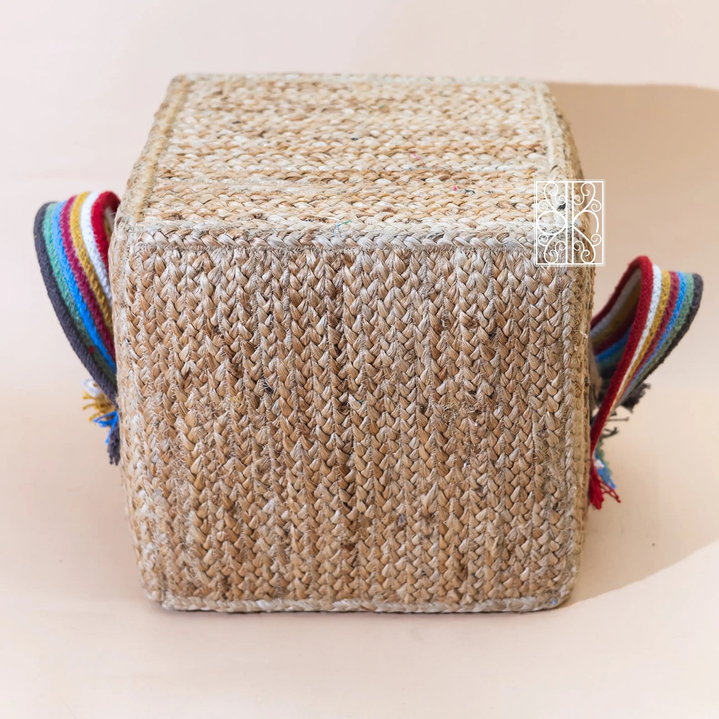 Jute pouffe with handles