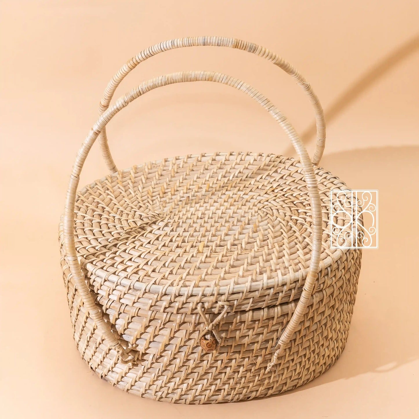 Large Bamboo basket with Lid