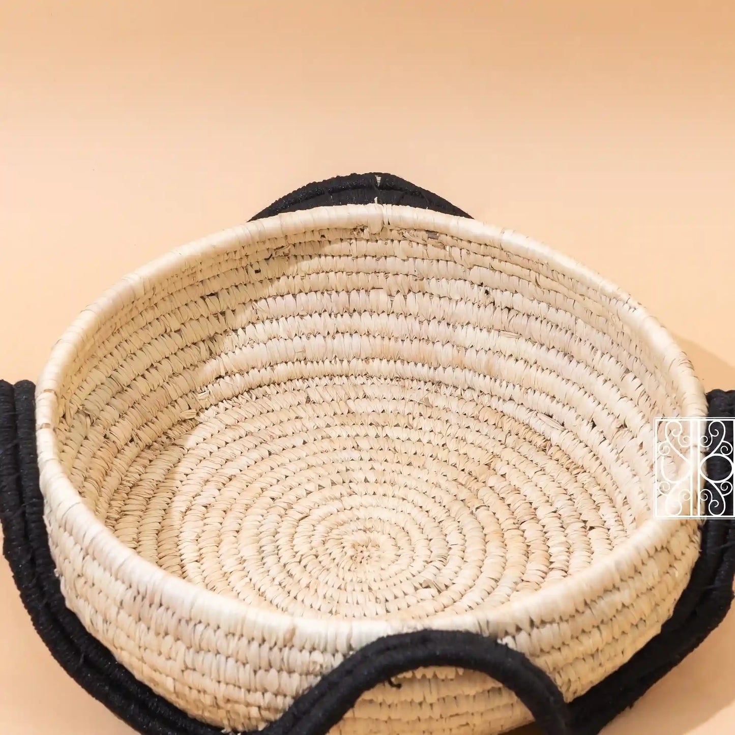 Round wicker Coffee Table Organizer
