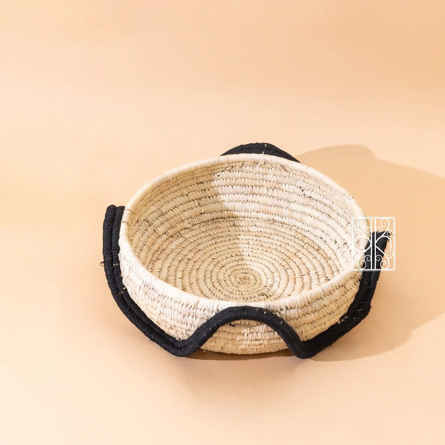 Round wicker Coffee Table Organizer