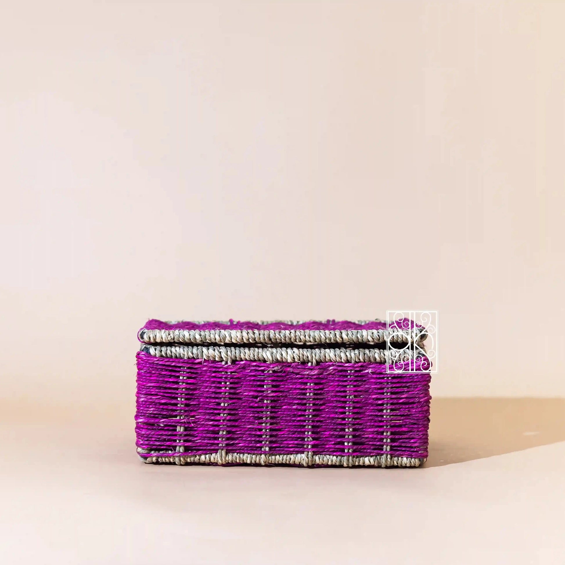 Wicker Storage box with lid - purple