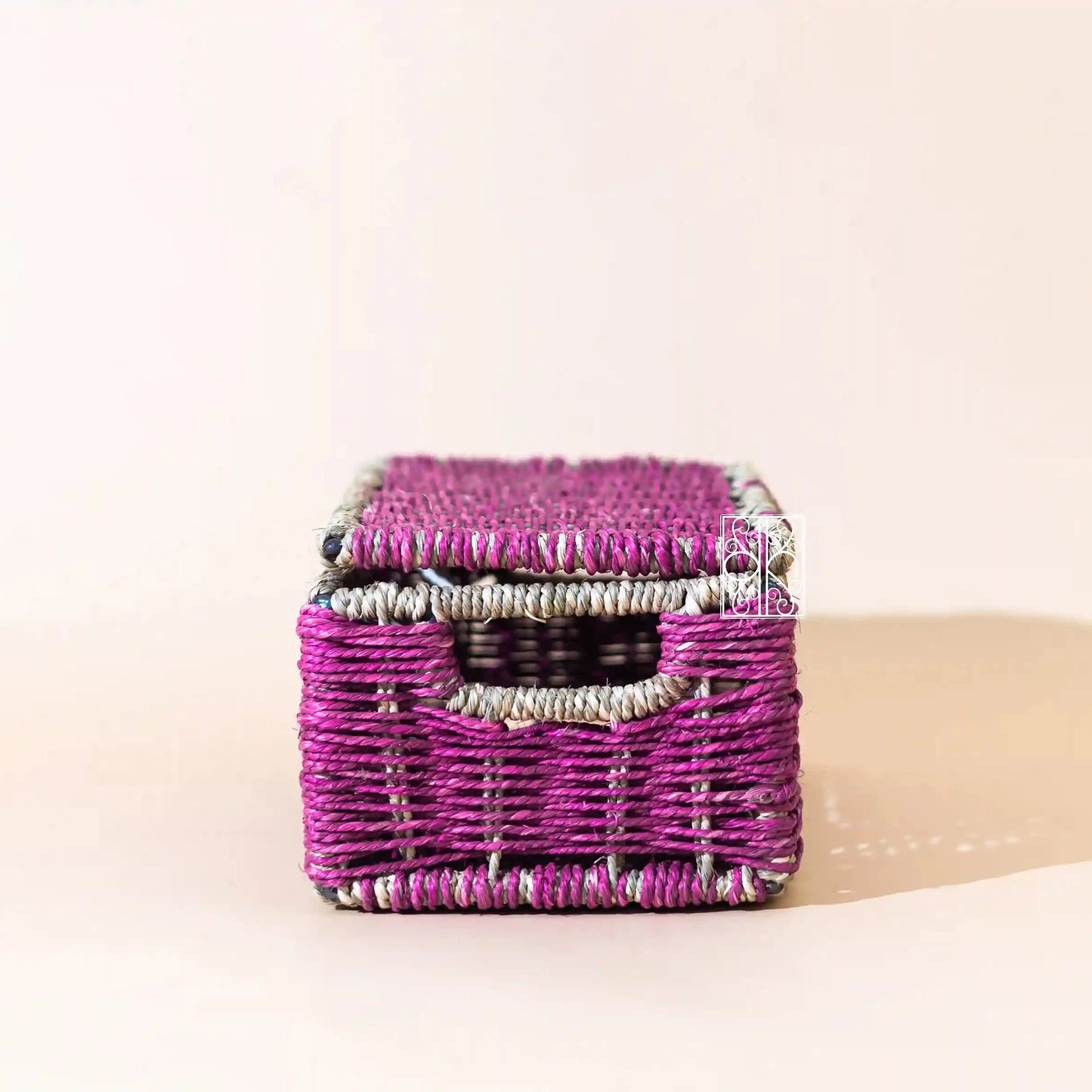 Wicker Storage box with lid - purple